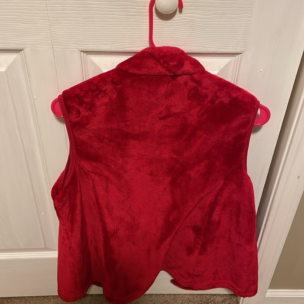 Red soft vest - Picture 2 of 3
